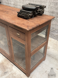 Prachtige oude toonbank keukeneiland dressoir 147419 lengte 158 cm