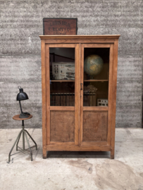 Oude schoolkast jaren 40 vorige eeuw (147156)