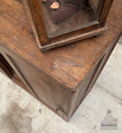 Antiek Engels dressoir met mooie ronde hoeken 147418 verkocht