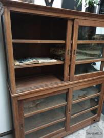 Engelse vitrinekast in 2 delen (141811) verkocht