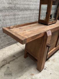 Authentieke Franse werkbank tijdloos uniek 147804 lengte 228 cm verkocht