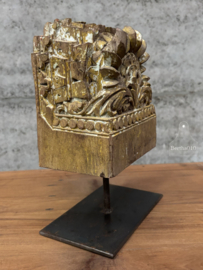 Antiek houten ornament met lotusbloem op standaard 147720