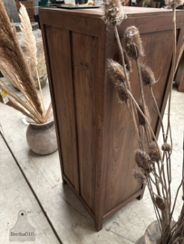 Elegant antiek vitrinekastje compact en karaktervol 147874