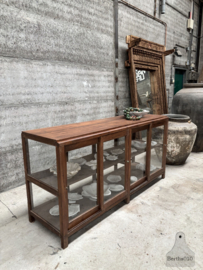 Antieke vitrine museumkast 147837
