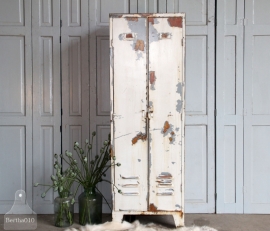 Oude geleefde locker (131173)..verkocht