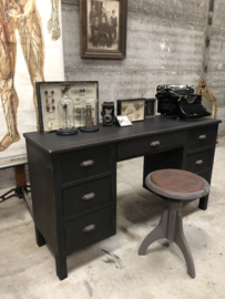 Antiek bureau (145775) verkocht