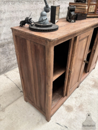 Antiek Engels dressoir met mooie ronde hoeken 147418 verkocht