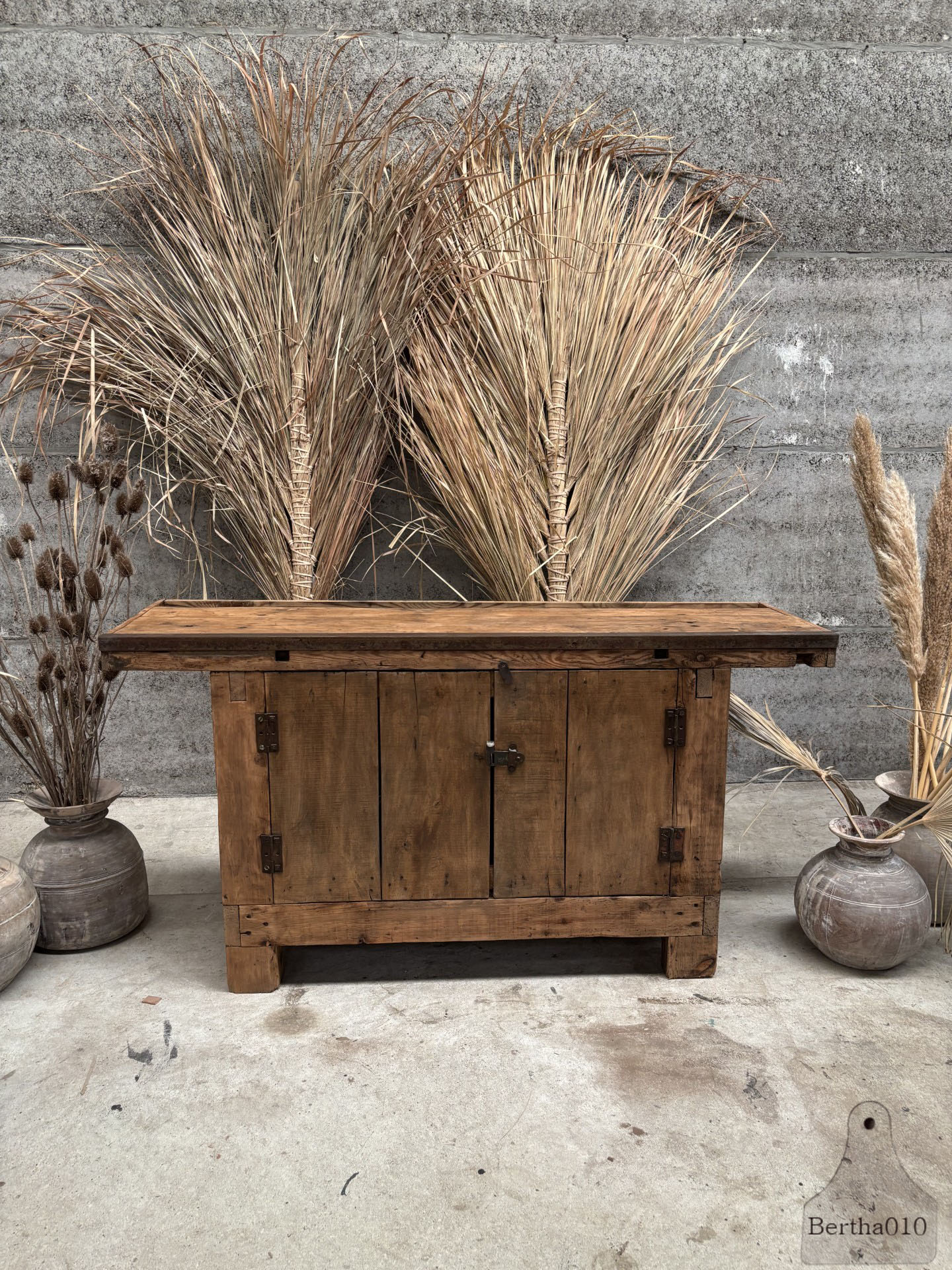 Oude Franse werkbank compact met deurtjes 147614