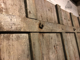 Oude geleefde houten fabrieksdeur (138753) verkocht