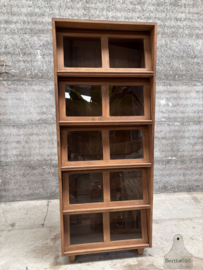 Oude bibliotheekkast 147424