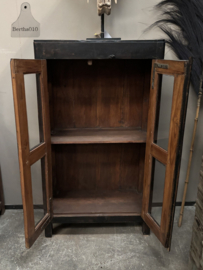 Smalle houten vitrinekast uit de jaren 1920  30 147782
