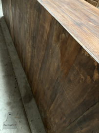 Origineel dressoir uit apotheek jaren 20–30 147728 246 cm lang verkocht