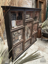 Topstuk smalle uniek vitrine hangkast 148095