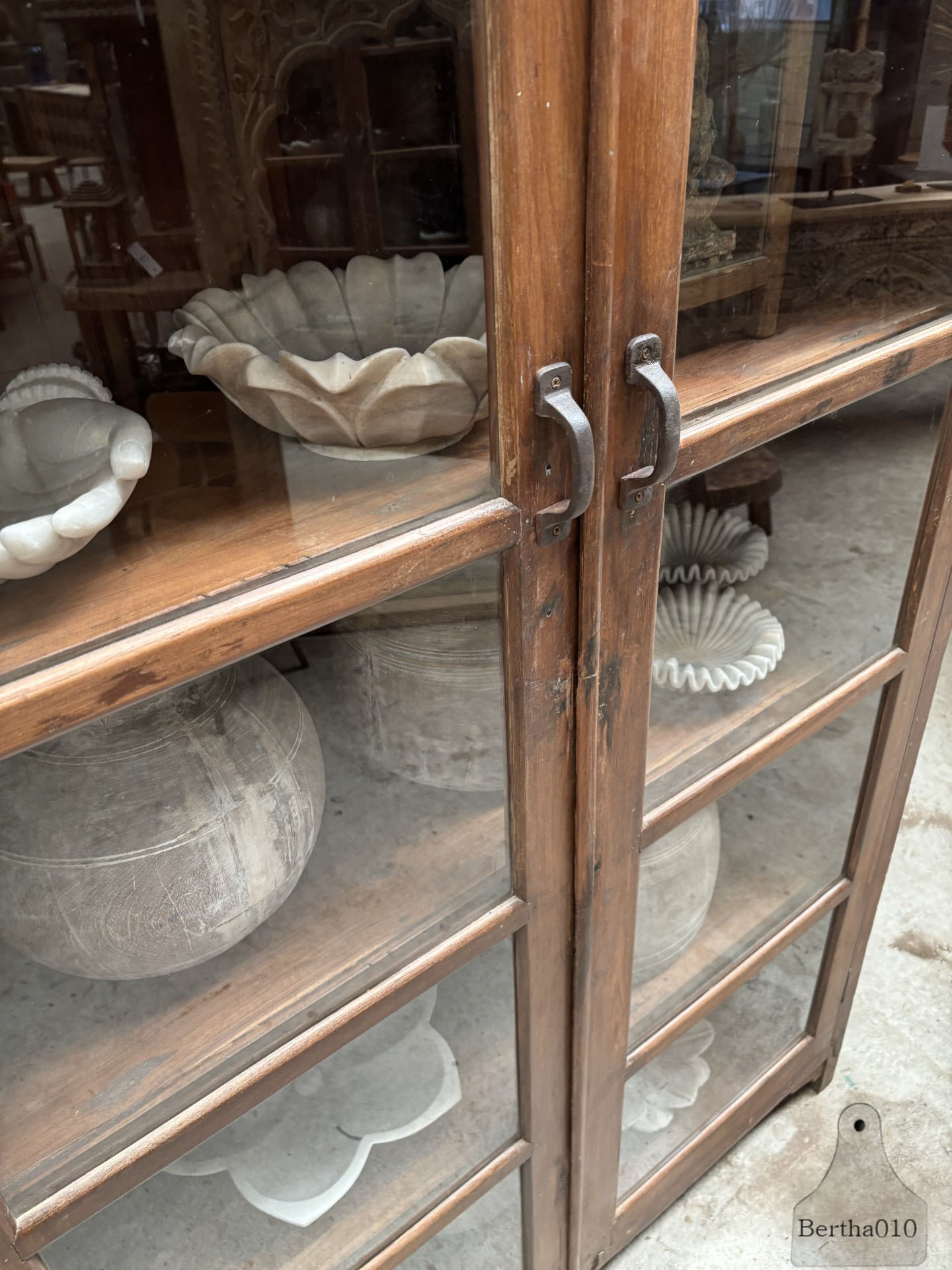 Hoge antieke vitrinekast functionalisme uit de jaren 20 30 147442