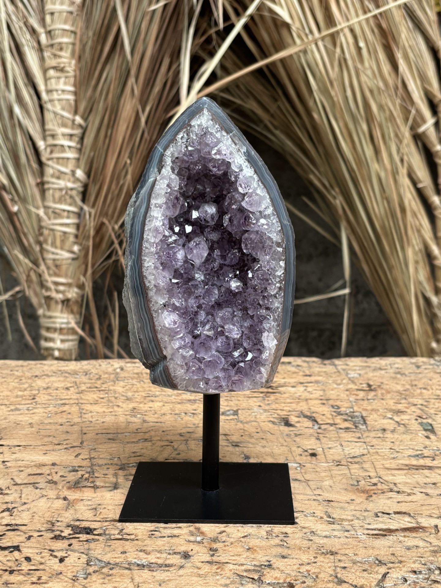 Amethist op standaard 147538 hoogte 21 cm