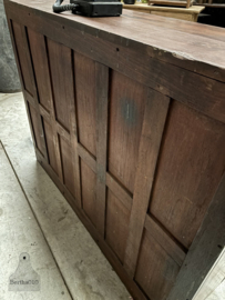 Houten vitrinedressoir uit de jaren 20 lengte 474 cm  147702