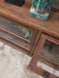 Kleppenkast smalle vitrinekast (147283) verkocht