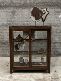Houten vitrinekast 4 kanten glas met schuifdeuren  jaren 1920–1930  147674 verkocht