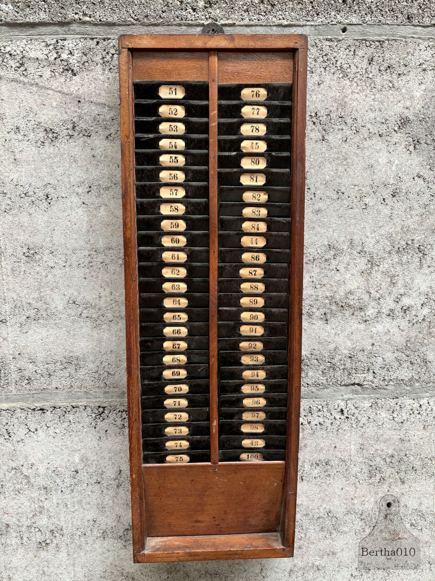 Origineel Fabrieks Prikkaartbord uit de Jaren ’10–’20  147572