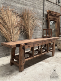 Lange oude werkbank met 4 laden 147978 lengte 260 cm