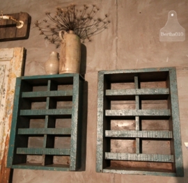 Industrieel hangkastje (130789/790)..verkocht