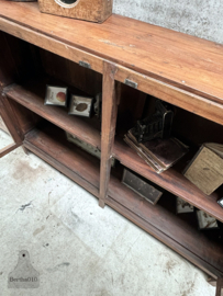 Twee dezelfde oude dressoirs (146918) verkocht