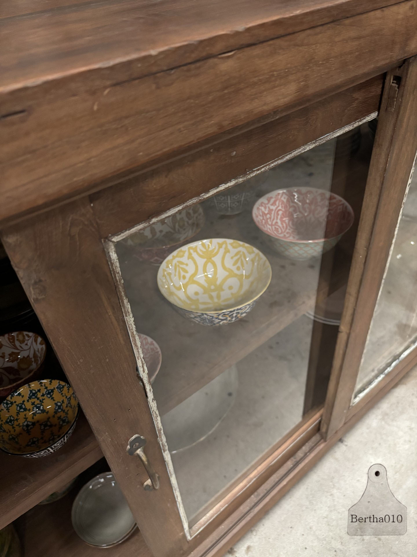 Antiek keukeneiland alle zijden oud gebobbeld glas 146884