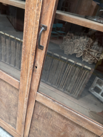 Oude schoolkast jaren 40 vorige eeuw (147156)