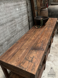 Historische XXL houten werkbank toonbank met 8 laden 148108