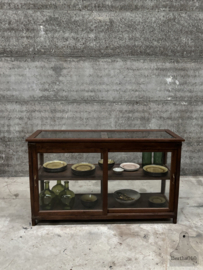 Jaren 30 vitrine dressoir  museale herkomst 147865
