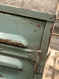 70 jarige oude locker 2-deurs (143955) verkocht