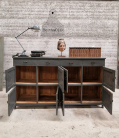 Oude schoolkast 147387 verkocht