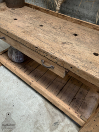 Antieke werkbank (147051) lengte 247 cm....verkocht