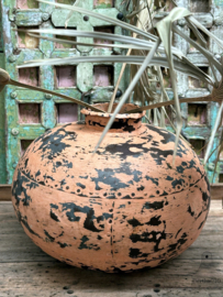 Geleefde ijzeren waterpot India (146931)