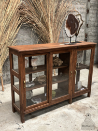 Antieke houten winkeldressoir van glas  147671 verkocht