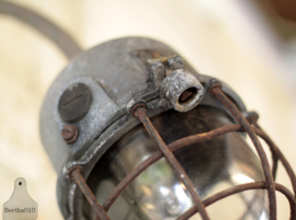 Industriële Bullylamp voor aan de wand (133531. 133532)...verkocht