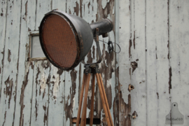 Oude werklamp op statief (137131) verkocht