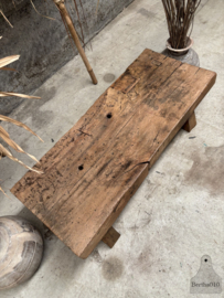 Oude robuuste salontafel 147522 lengte 114 cm