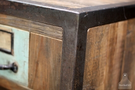 Industriële toonbank/dressoir (131928)....verkocht