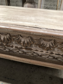 Ooster houtsnijwerk salontafel (146020) verkocht