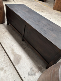 Bijzonder laag antiek dressoir met schuifdeuren148098 tvmeubel