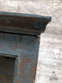 Vitrinekast prachtig blauw patina (146070) verkocht