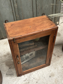 Antiek houten wandkastje 148177