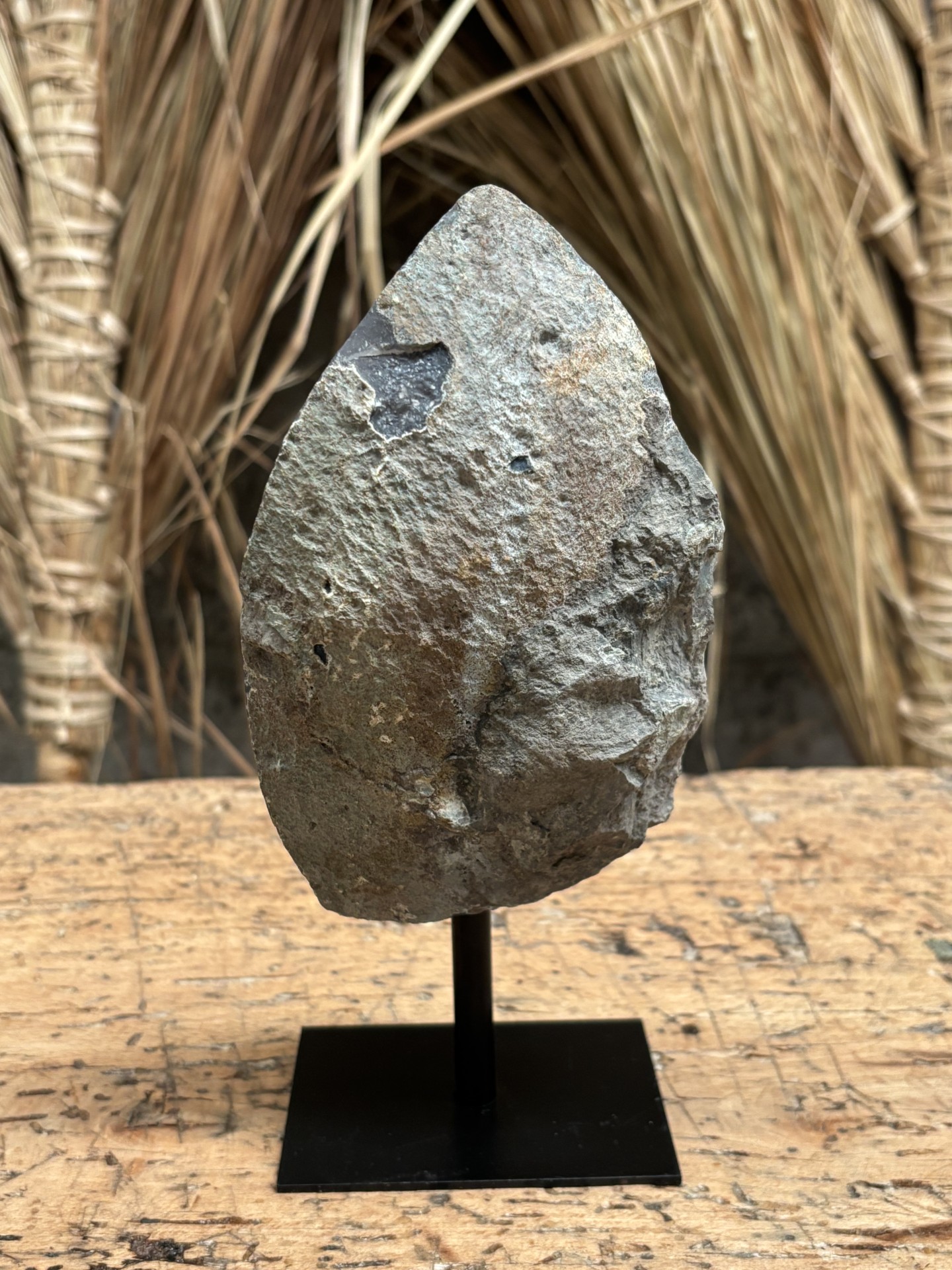 Amethist op standaard 147538 hoogte 21 cm