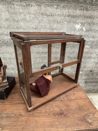 Oude laboratorium vitrine 147456