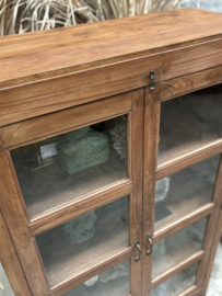 Vitrinekast in functionele elegantie 147705
