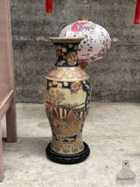 Monumentale Antieke Japanse Satsuma vloervaas, hoogte 61 cm 147977