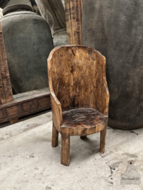 Antieke Naga stoel uit Nagaland Naga chair 147850a