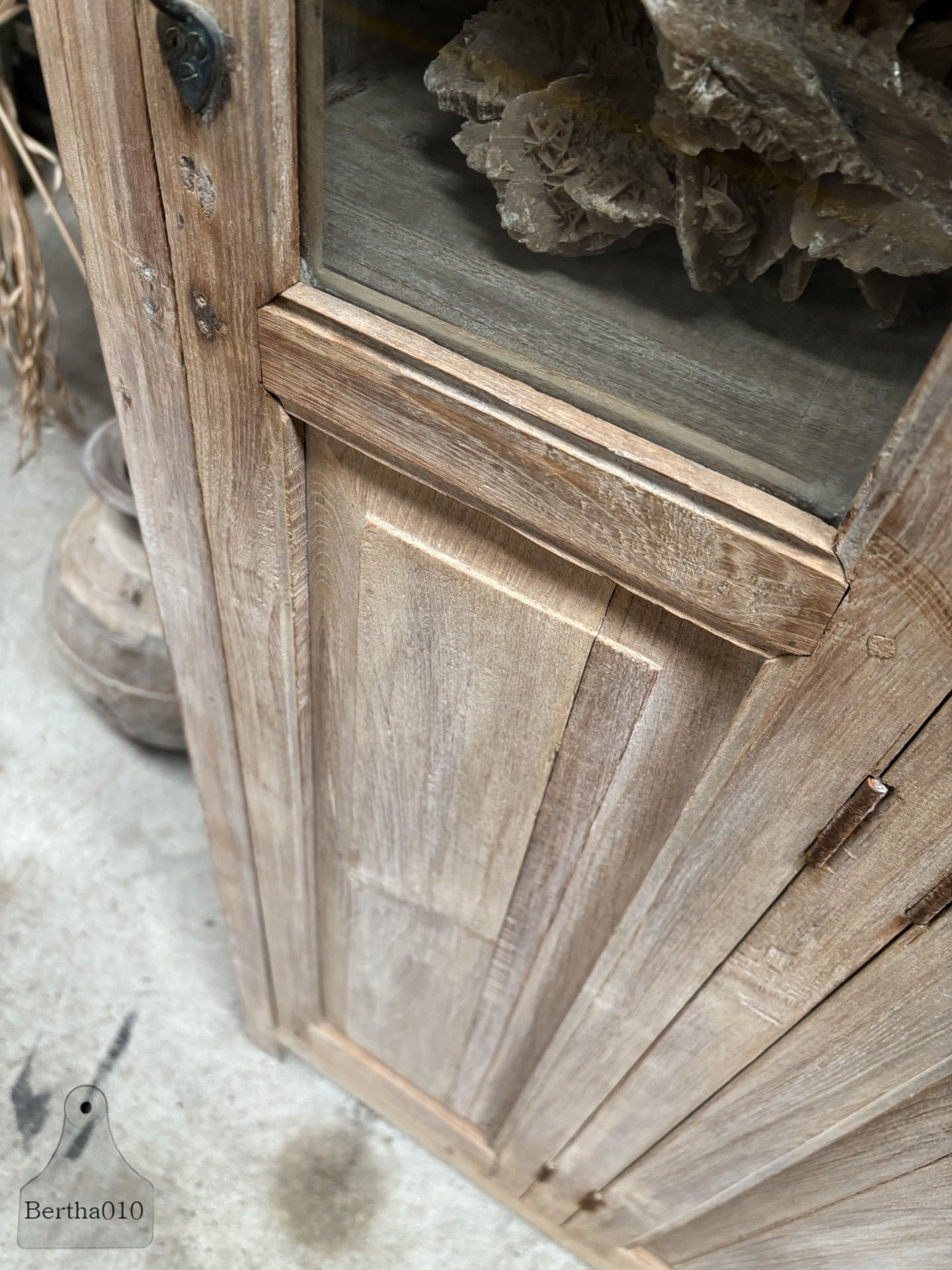 Antieke naturel houten vitrinekast 147433