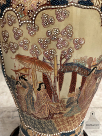 Monumentale Antieke Japanse Satsuma vloervaas, hoogte 61 cm 147977